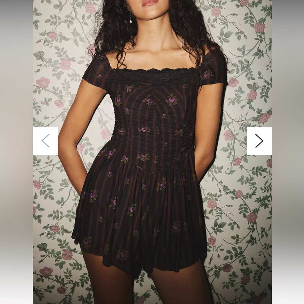 Kimchi Blue Bey Lace-Trim Floral Romper